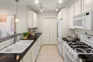 2901 NE Blakeley St, Seattle, WA 98105 - Photo 11