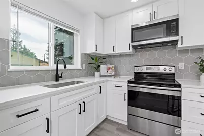 6114 N 49th Street #Unit B, Tacoma, WA 98407 - Photo 9