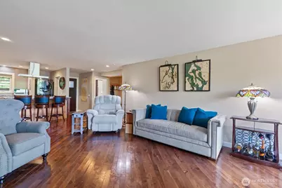10903 Glen Acres Drive S #B, Seattle, WA 98168 - Photo 9