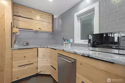 10903 Glen Acres Drive S #B, Seattle, WA 98168 - Photo 15