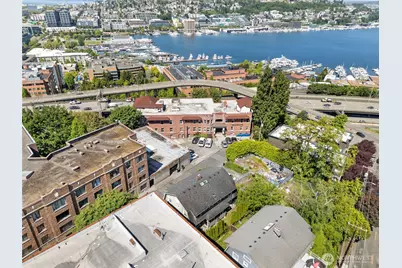 1010 Bellevue Court E, Seattle, WA 98102 - Photo 7