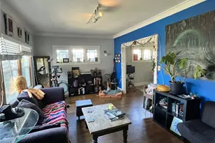1010 Bellevue Ct E, Seattle, WA 98102 - Photo 3