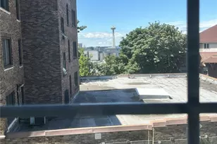1010 Bellevue Ct E, Seattle, WA 98102 - Photo 11