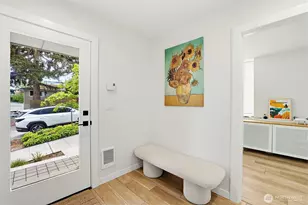 902 N 86th St, Seattle, WA 98103 - Photo 3