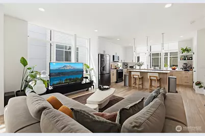 902 N 86th Street, Seattle, WA 98103 - Photo 11