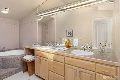4529 E Laurel Drive NE, Seattle, WA 98105 - Photo 19