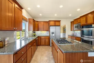 21908 26th St E, Lake Tapps, WA 98391 - Photo 9