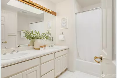 19524 SE 24th Place, Sammamish, WA 98075 - Photo 37