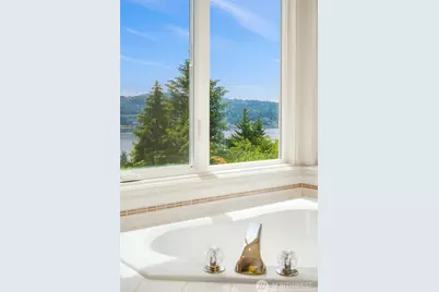 19524 SE 24th Place, Sammamish, WA 98075 - Photo 35