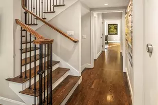 2556 1st Ave N, Seattle, WA 98109 - Photo 19