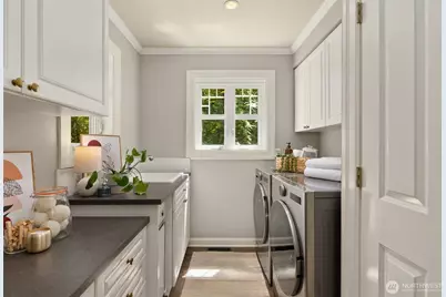 8219 NE New Brooklyn Road, Bainbridge Island, WA 98110 - Photo 15