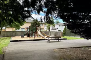 1808 Field Pl NE, Renton, WA 98059 - Photo 33