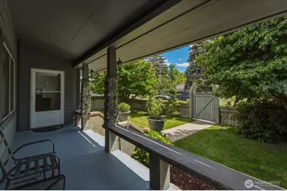 330 W Highland Avenue, Chelan, WA 98816 - Photo 35