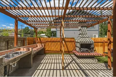 330 W Highland Avenue, Chelan, WA 98816 - Photo 17