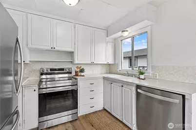 1909 Cleveland Avenue, Mount Vernon, WA 98273 - Photo 11