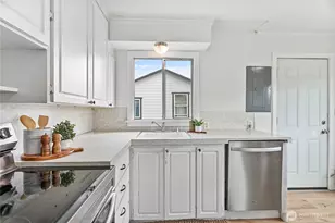1909 Cleveland Ave, Mount Vernon, WA 98273 - Photo 13