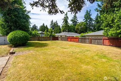 420 S 128th Street, Seattle, WA 98168 - Photo 25