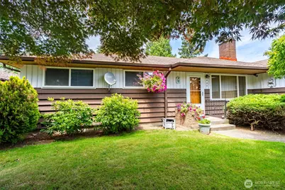 420 S 128th Street, Seattle, WA 98168 - Photo 3