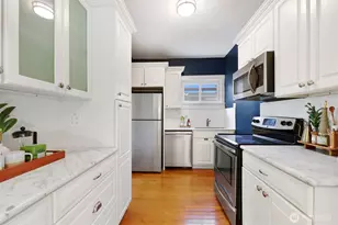 516 W Howe St, Seattle, WA 98119 - Photo 9