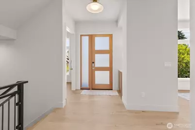 5739 25th Avenue NE, Seattle, WA 98105 - Photo 3
