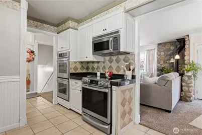 2408 N Greeley Drive, Kelso, WA 98626 - Photo 9