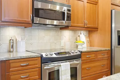 6333 Lake Washington Boulevard NE #304, Kirkland, WA 98033 - Photo 5