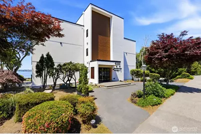 6333 Lake Washington Boulevard NE #304, Kirkland, WA 98033 - Photo 1
