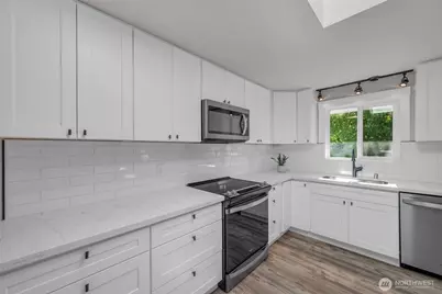 19156 66th Place NE, Kenmore, WA 98028 - Photo 11
