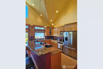 8102 E Perelli Lane, Port Orchard, WA 98366 - Photo 11