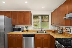 14011 98th Ave NE, Kirkland, WA 98034 - Photo 15