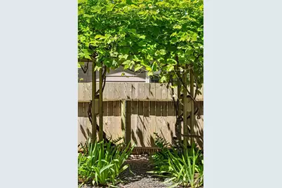 647 Edmonds Way, Edmonds, WA 98020 - Photo 35