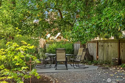 647 Edmonds Way, Edmonds, WA 98020 - Photo 33