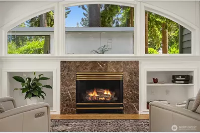 647 Edmonds Way, Edmonds, WA 98020 - Photo 17