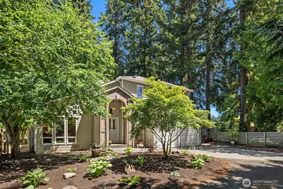 647 Edmonds Way, Edmonds, WA 98020 - Photo 1