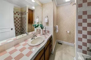 15000 Village Green Dr, Bothell, WA 98012 - Photo 21