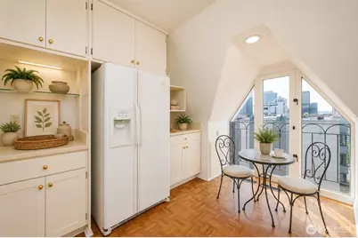 1017 Minor Avenue #1401, Seattle, WA 98104 - Photo 5