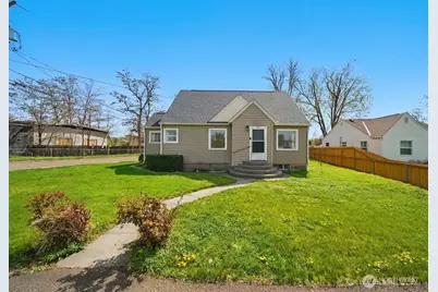 70 NE Rose Street, College Place, WA 99324 - Photo 1