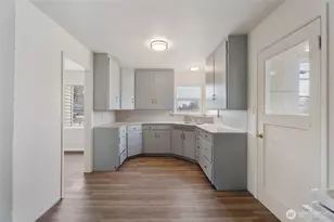 70 NE Rose St, College Place, WA 99324 - Photo 3