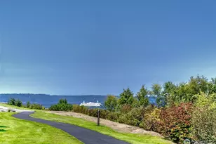61 Pine St, Edmonds, WA 98020 - Photo 1