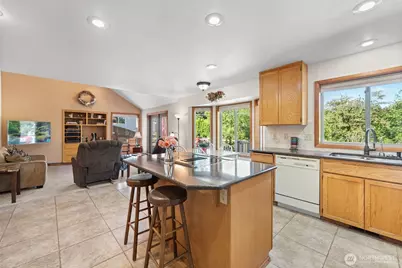 1918 8th Street Ct SW, Puyallup, WA 98371 - Photo 9