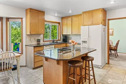 1918 8th Street Ct SW, Puyallup, WA 98371 - Photo 11