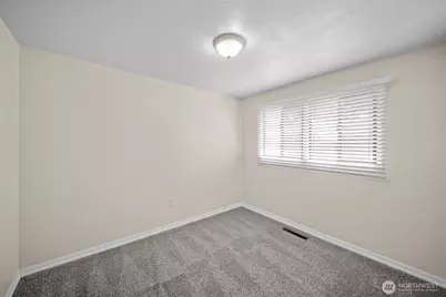 15205 Grant Avenue SW, Lakewood, WA 98498 - Photo 17