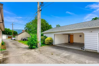 112 W 2nd Street #A, Everson, WA 98247 - Photo 33