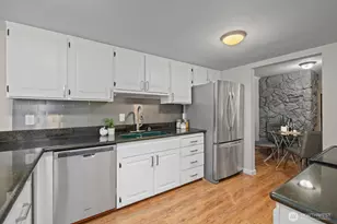 7639 SE 29th St, Mercer Island, WA 98040 - Photo 9