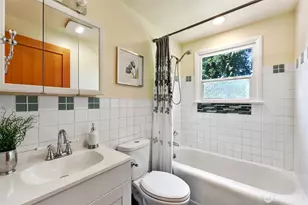 11527 39th Ave NE, Seattle, WA 98125 - Photo 17