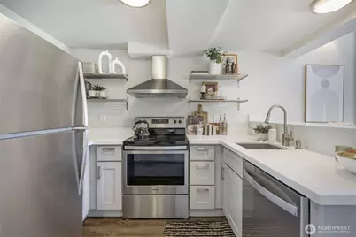 425 Vine Street #706, Seattle, WA 98121 - Photo 17