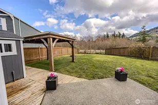 1737 Hillcrest Loop, Mount Vernon, WA 98274 - Photo 5