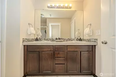 1737 Hillcrest Loop, Mount Vernon, WA 98274 - Photo 21