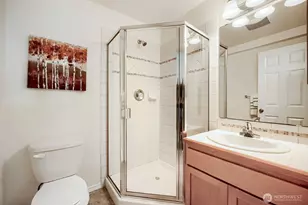 11212 Greenwood Ave N, Seattle, WA 98133 - Photo 5
