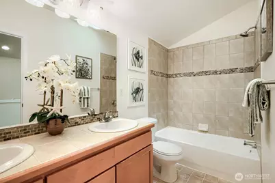 11212 Greenwood Avenue N #B, Seattle, WA 98133 - Photo 15